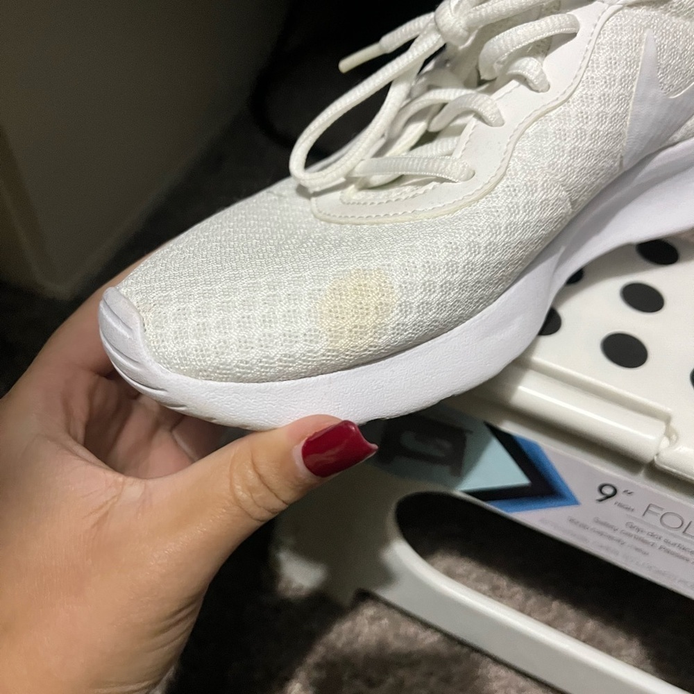 Nike Women's White Mesh Sneakers - Picture 3 of 8